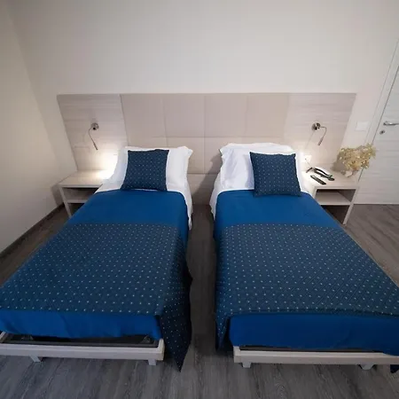 Home Hotel 酒店 3*
