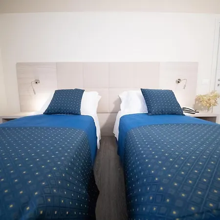 Home Hotel 酒店 3*