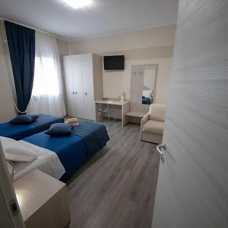 酒店 Home Hotel