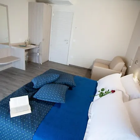 Home Hotel Hotel 3*