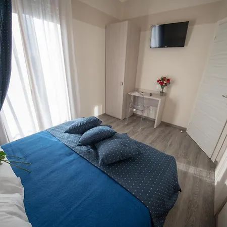 Home Hotel 3* 威尼托自由堡
