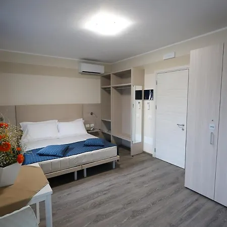 Home Hotel