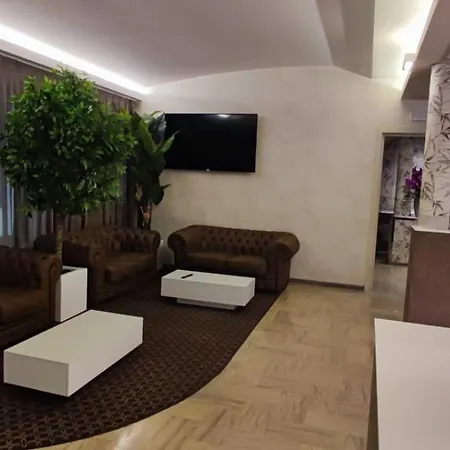 فندق Home Hotel 3*