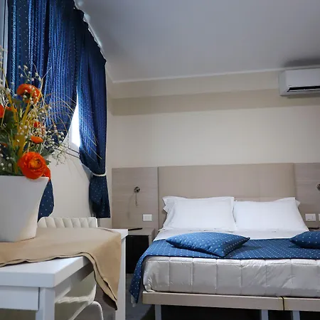 Home Hotel فندق