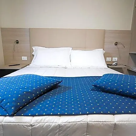 Home Hotel Szálloda