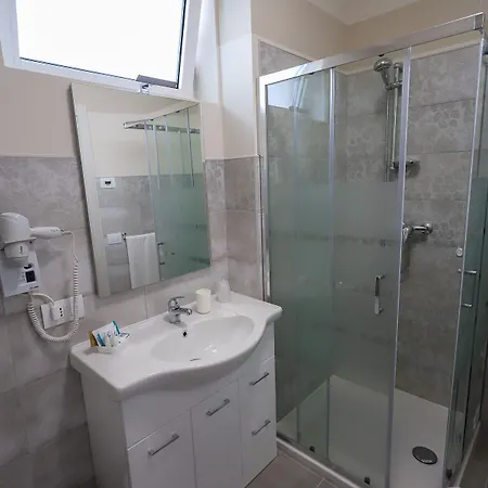 Home Hotel 3*