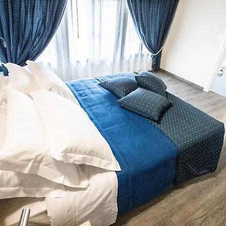 فندق Home Hotel كاستيلفرانكو فينيتو