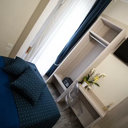 Home Hotel