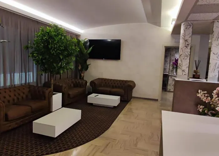 Hotel Home Hotel 3*