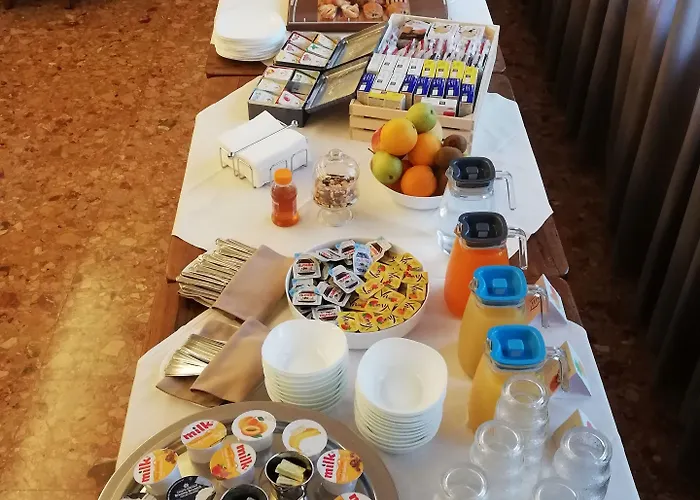 Hotel Home Hotel 3*