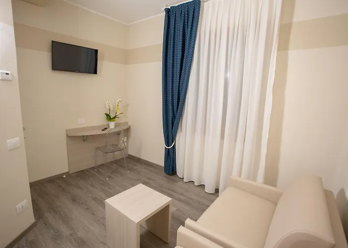 Hotel Home Hotel 3*